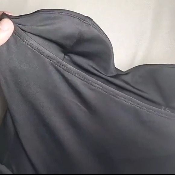 Elegant Black and White Strapless Dress - Picture 8 of 10